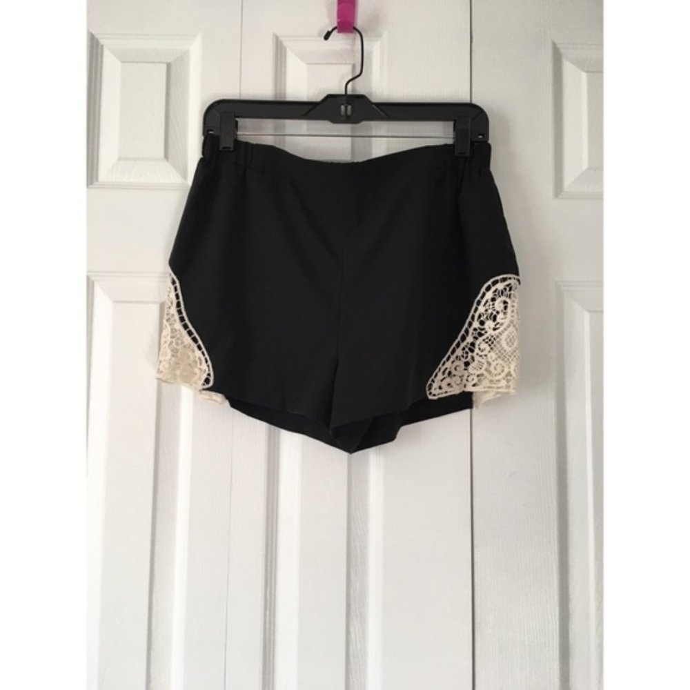 💚 5 for $15! 💚 Black Crochet Detail Shorts